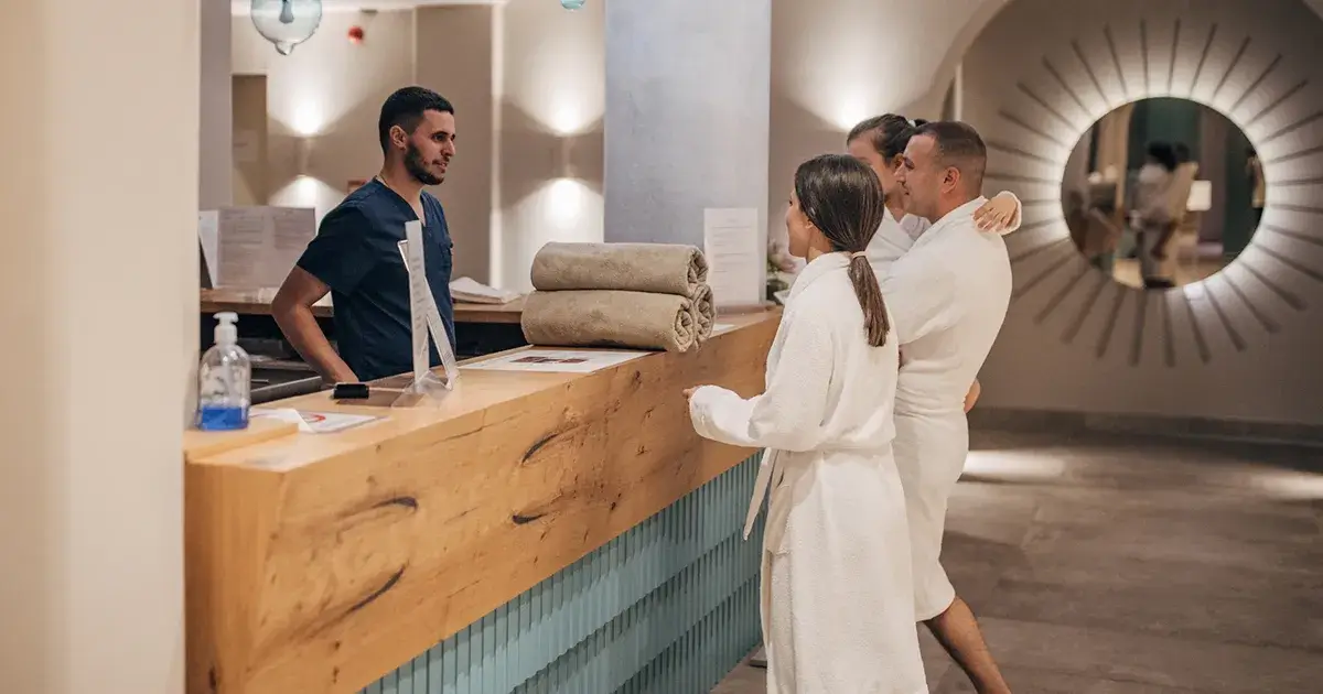 Integrar el software del spa del hotel para aumentar la satisfacción de los huéspedes y los ingresos